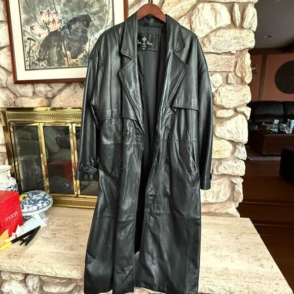 Vintage Louis Alvear Men’s belted leather trench coat size L